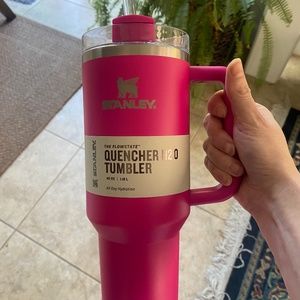 NWT HARD TO FIND Stanley Quencher H2.0 FlowState Tumbler 40oz, Camelia